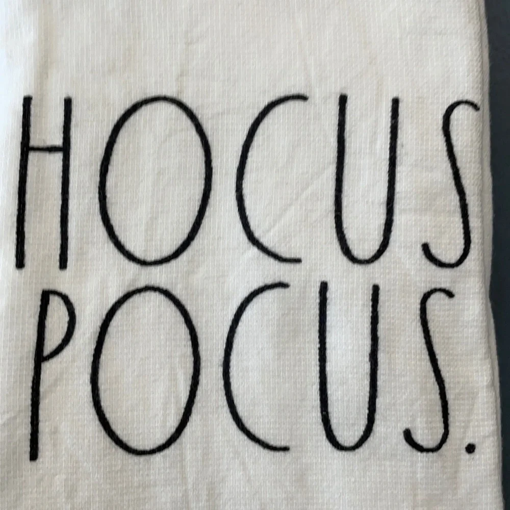 🧙‍♀️Rae Dunn HOCUS POCUS Set of 2 Kitchen Towels